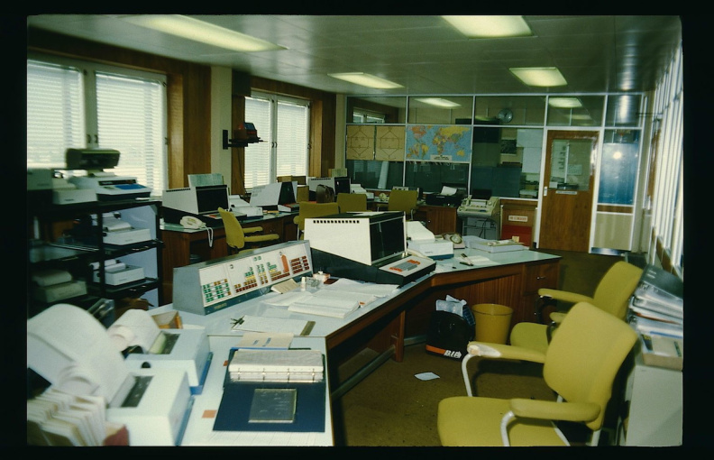 Heathrow (1985 approx.)
Not sure where everyone is as this was normally quite busy? Resized_image1028.jpg