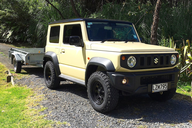One of the first 2019 Jimnys to land in New Zealand.
Fitted with 15x7 ROH Blacktrack steels with 0 offset and
BF Goodrich All Terrain 215/75 x 15, image2.jpg