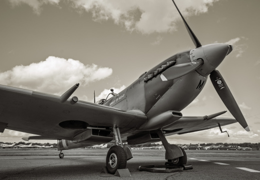 FB  A7R1071-2