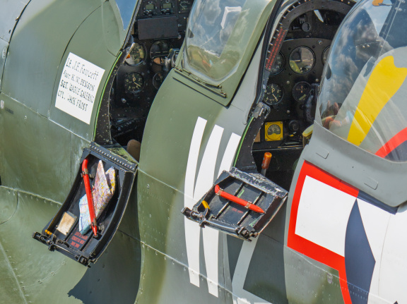 FB  A670544