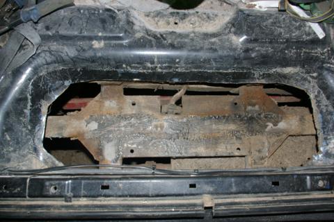 RearWinchTray1_480x320.JPG